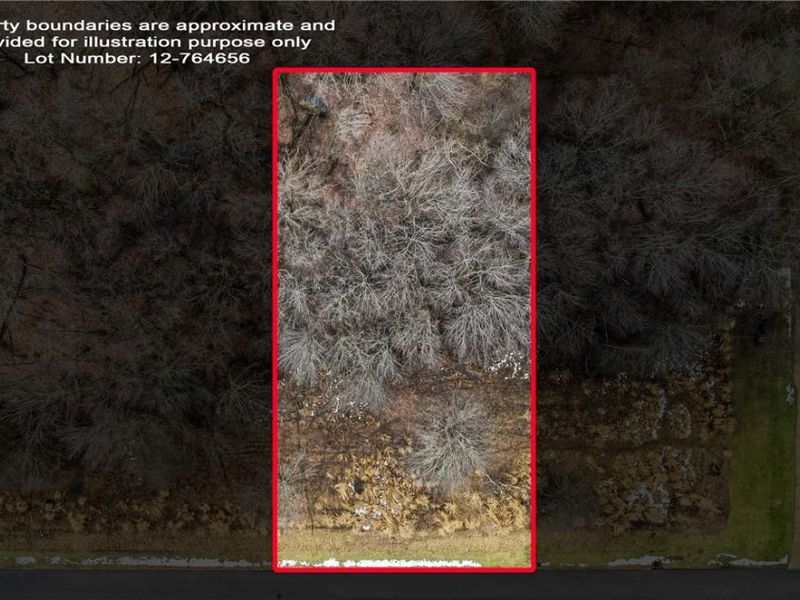 Lakeview Drive, Hubbard, OH 44425 Photo 1