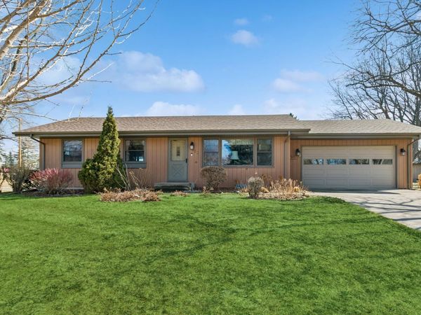 683 Riviera Drive, New Brighton, MN 55112