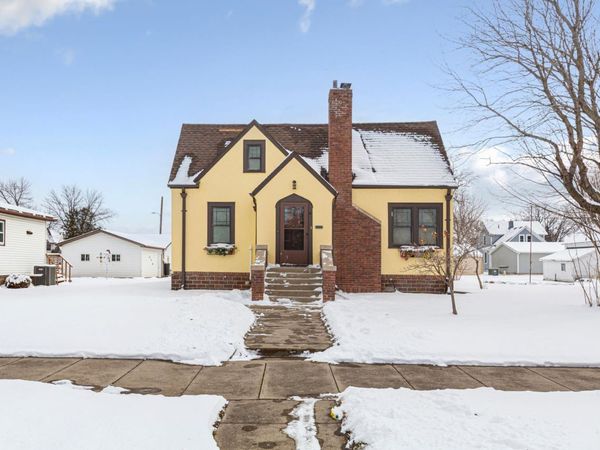 718 6th Street N, Saint James, MN 56081