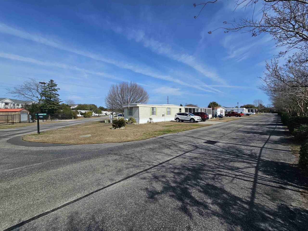 701 Parkway Dr. Photo 4