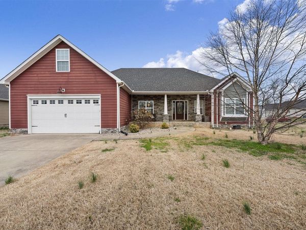 393 Red Elm Lane , Bowling Green, KY 42104