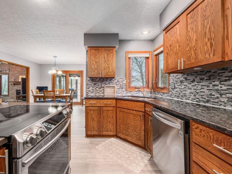 667 Salt Lick Lane, Columbus, OH 43230 Photo 7