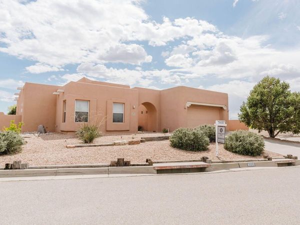 8203 Indigo Court NE, Albuquerque, NM 87122
