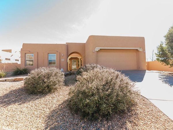 8203 Indigo Court NE, Albuquerque, NM 87122