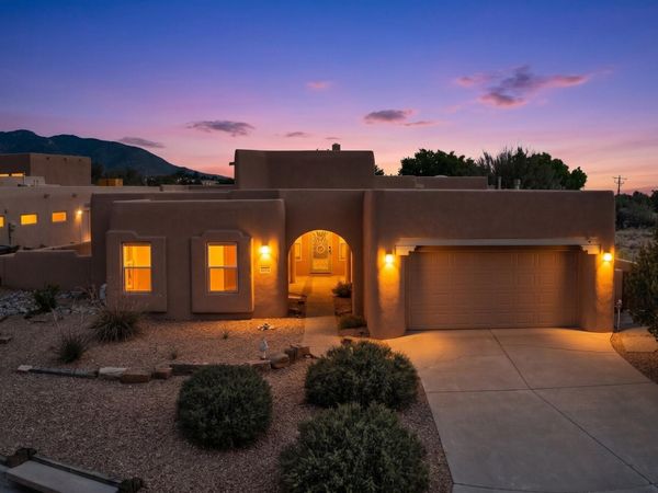 8203 Indigo Court NE, Albuquerque, NM 87122