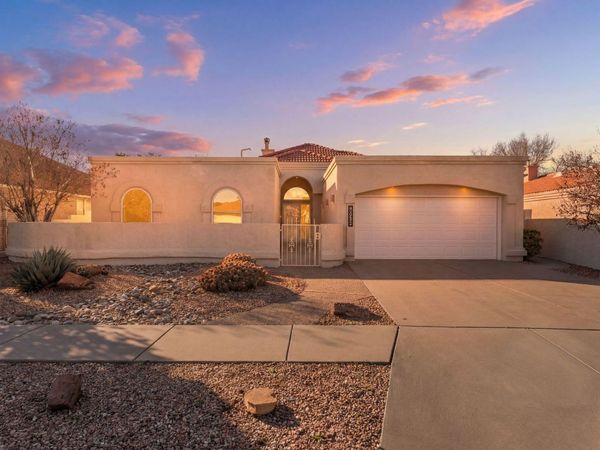 1109 Tony Sanchez Drive SE, Albuquerque, NM 87123