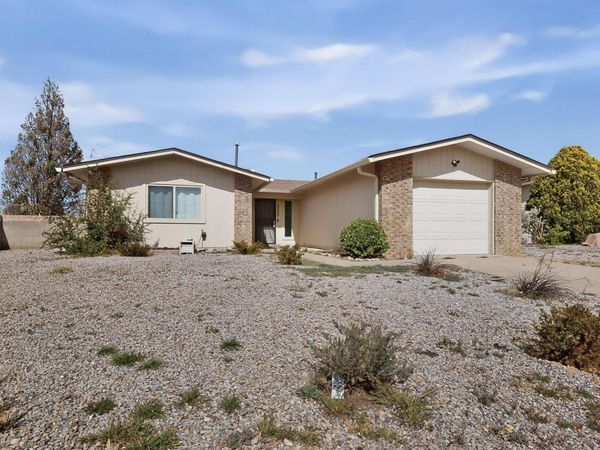 5005 Goldenthread Drive NE, Albuquerque, NM 87113