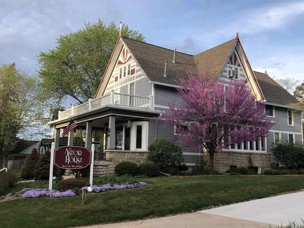 637 S MONROE AVENUE, Green Bay, WI 54301