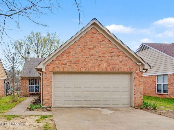 5364 W Payton Drive, Southaven, MS 38671