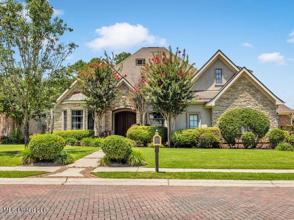 315 Goose Pointe Boulevard, Biloxi, MS 39531