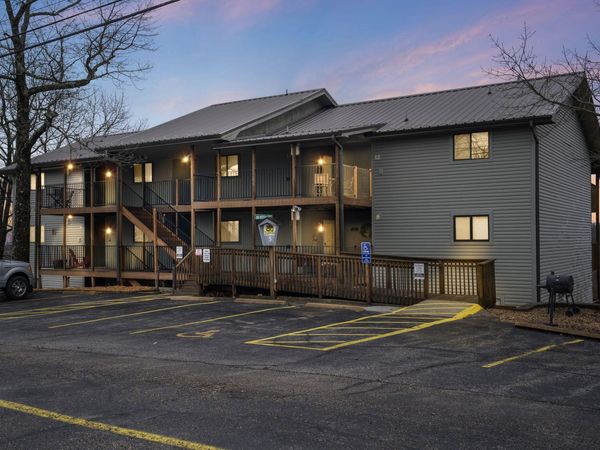 388 Notch Lane, Unit A, Reeds Spring, MO 65737