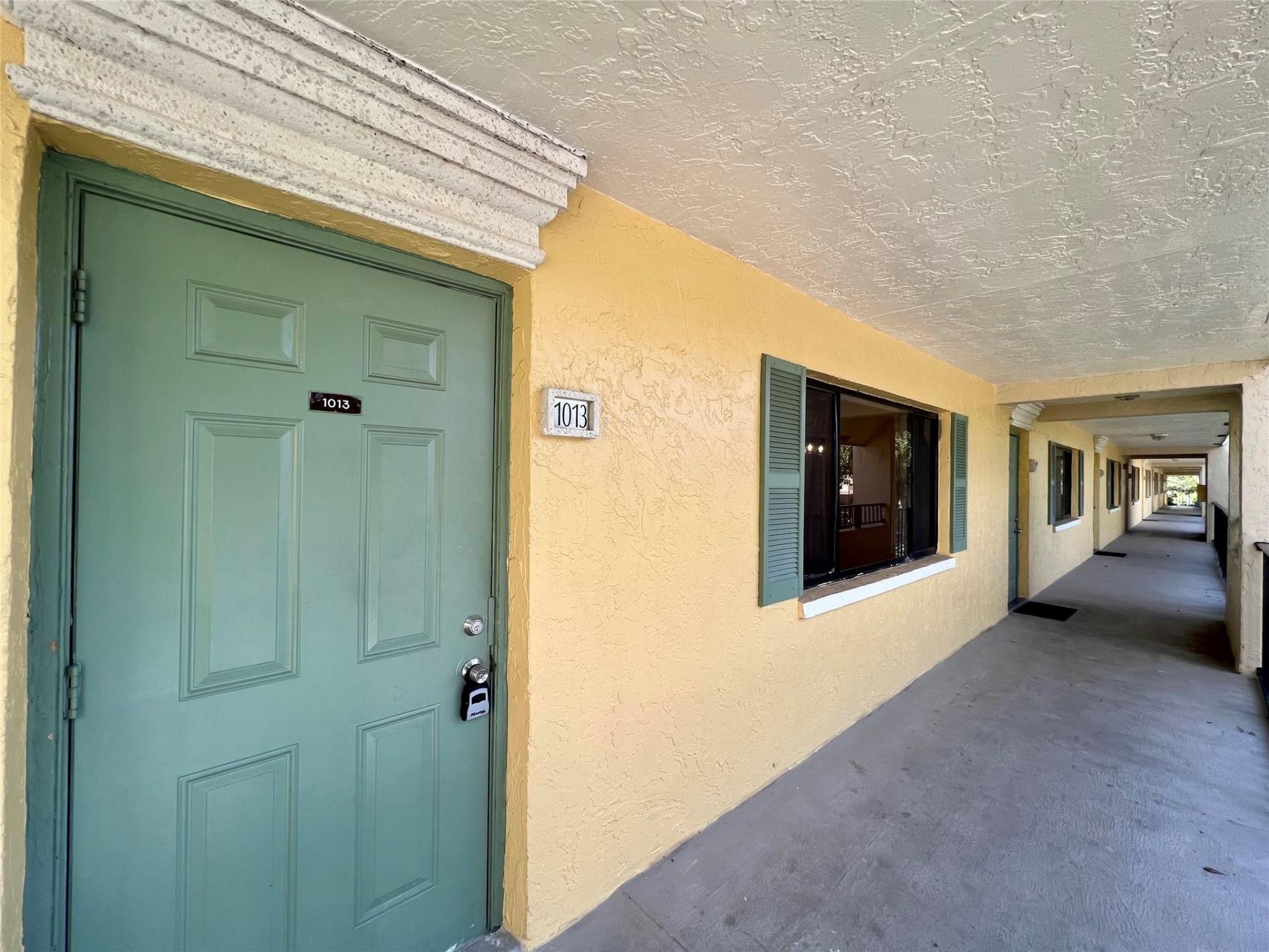1013 Meadows Cir, Unit 1013, Boynton Beach, FL 33436 Photo