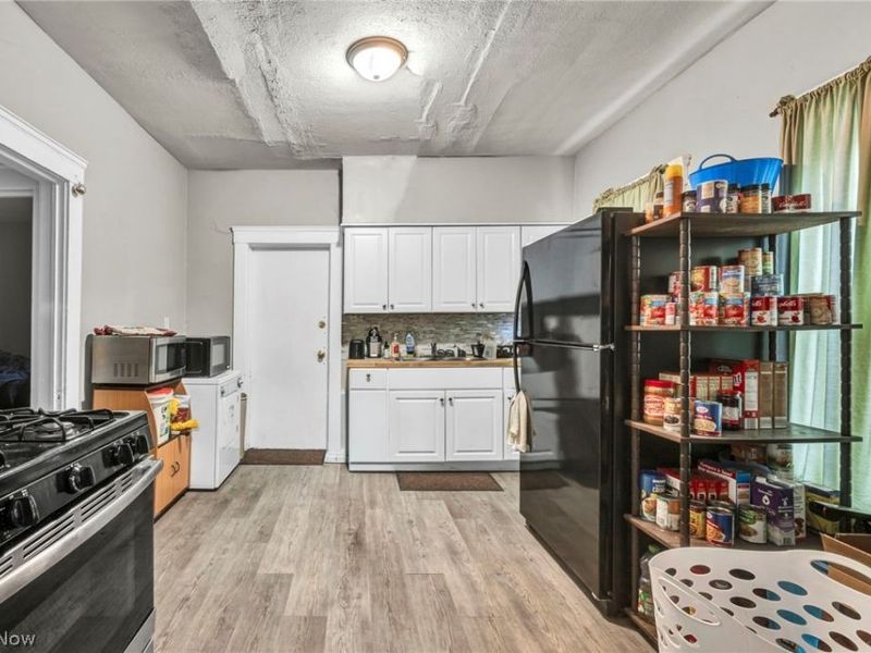 6904 Lawn Avenue, Cleveland, OH 44102 Photo 13