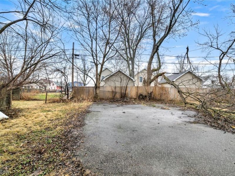 6904 Lawn Avenue, Cleveland, OH 44102 Photo 45