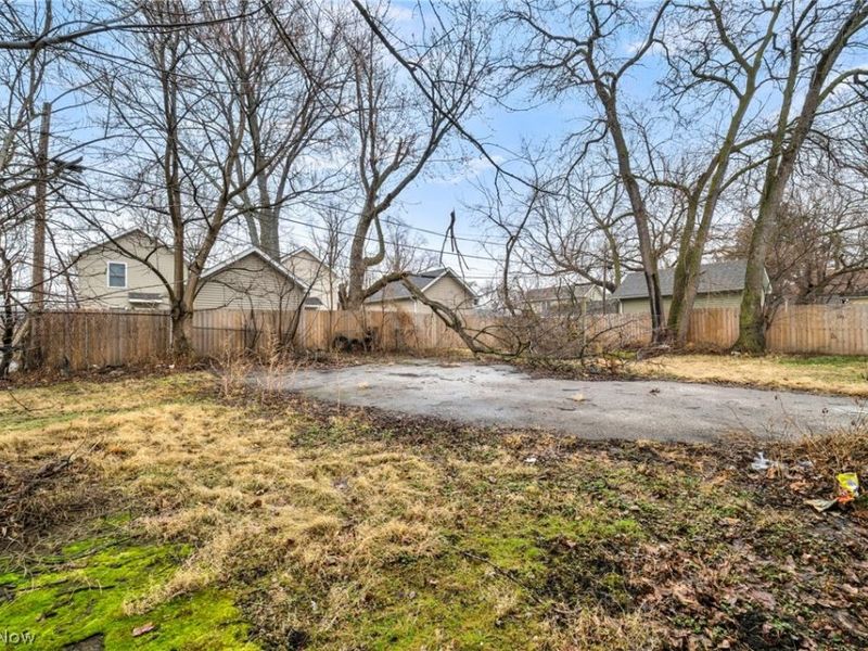 6904 Lawn Avenue, Cleveland, OH 44102 Photo 46