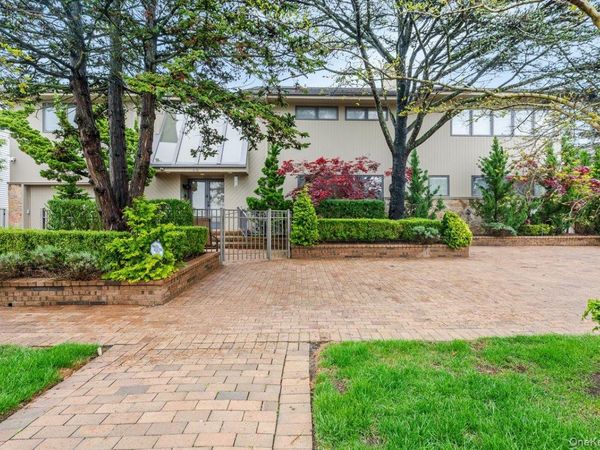 40 Cayuga Avenue , Atlantic Beach, NY 11509