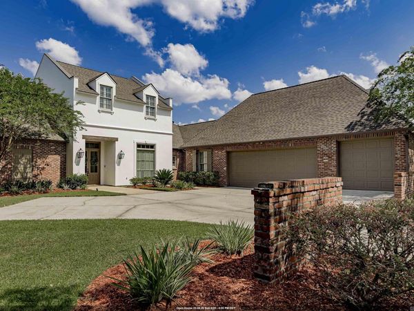 14628 Memorial Tower Dr, Baton Rouge, LA 70810