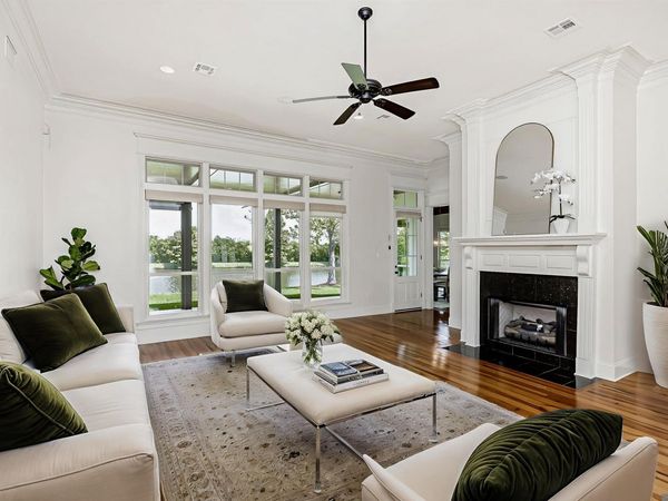 14628 Memorial Tower Dr, Baton Rouge, LA 70810