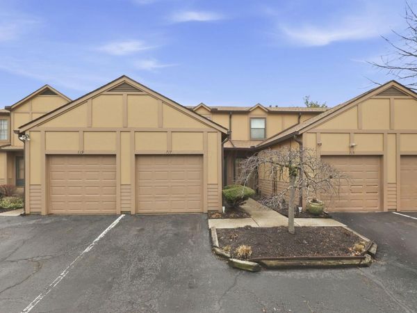 717 Alta View Court , Unit 28, Columbus, OH 43085