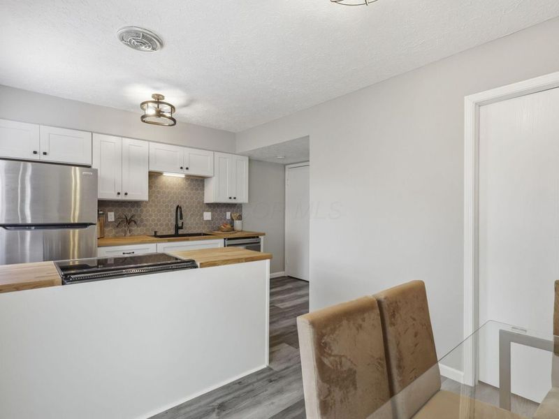 717 Alta View Court , Unit 28, Columbus, OH 43085 Photo 16