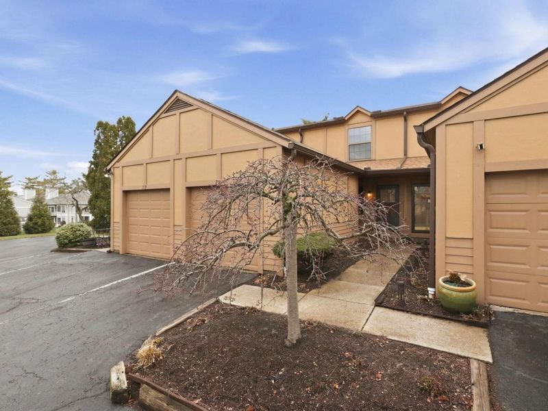 717 Alta View Court , Unit 28, Columbus, OH 43085 Photo 2