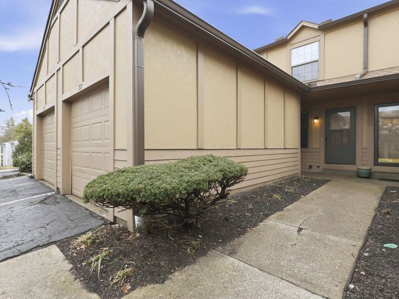 717 Alta View Court , Unit 28, Columbus, OH 43085 Photo 3