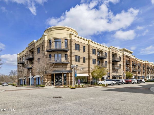 6831 Main Street , Unit 323, Wilmington, NC 28405