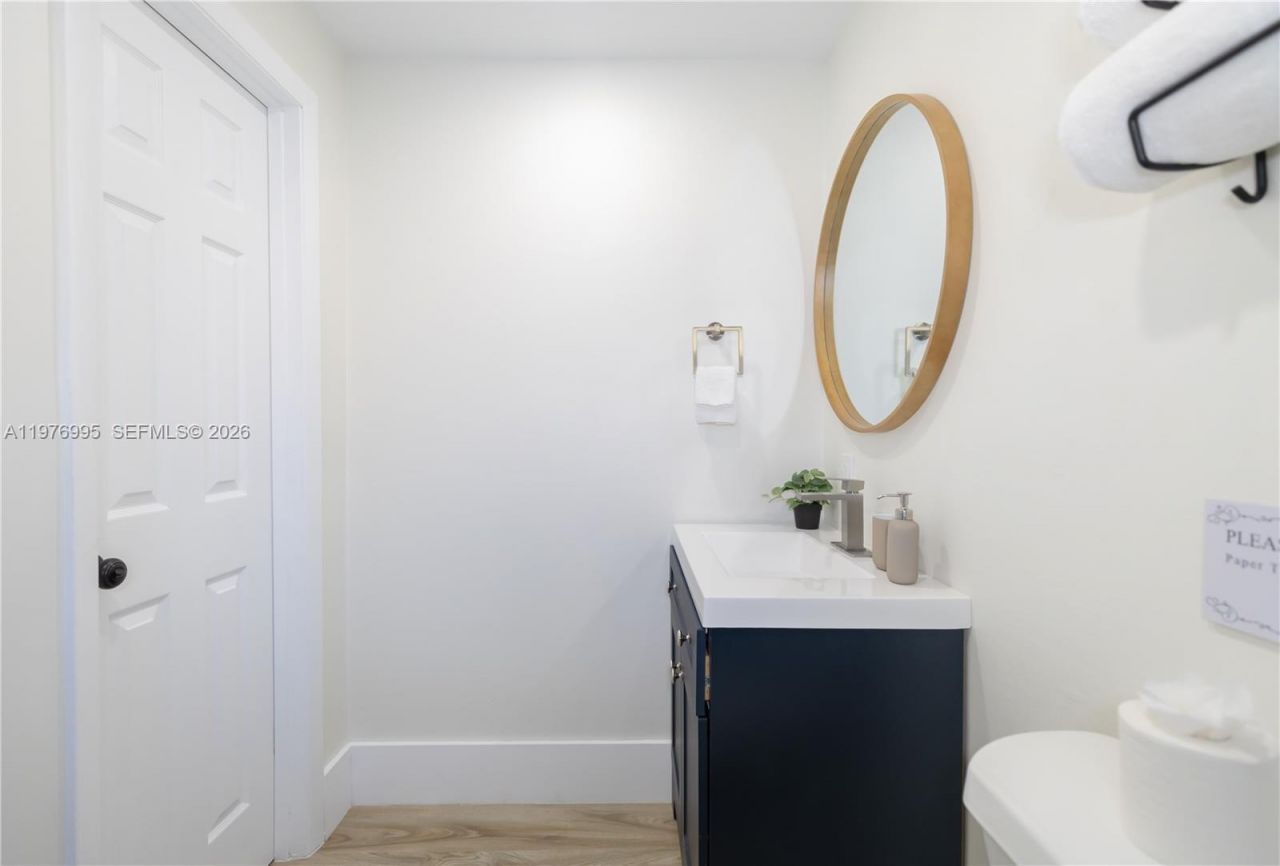 1836 NW 16th Ter , Miami, FL 33125 Photo