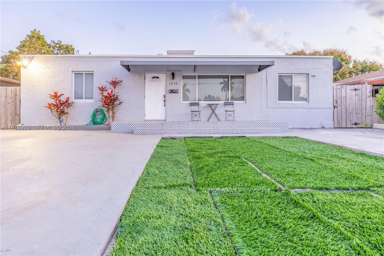 1836 NW 16th Ter , Miami, FL 33125 Photo