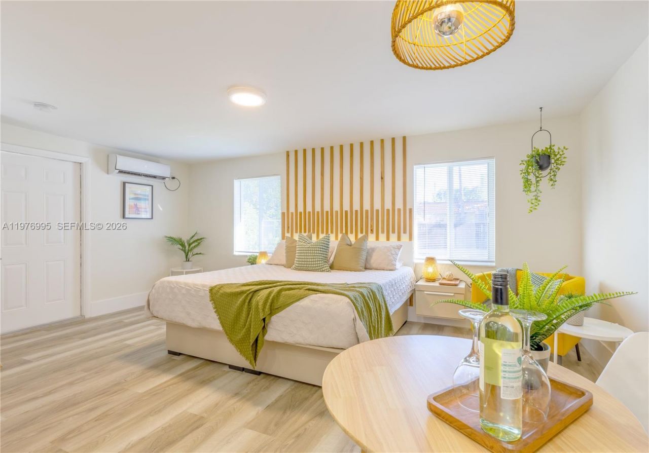 1836 NW 16th Ter , Miami, FL 33125 Photo