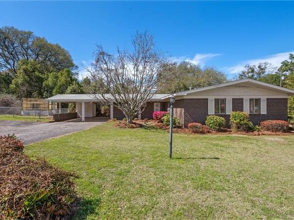 1967 Highland Forest Drive, Mobile, AL 36618