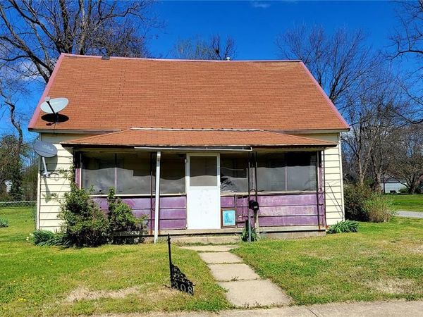 308 W Cleveland, Charleston, MO 63834