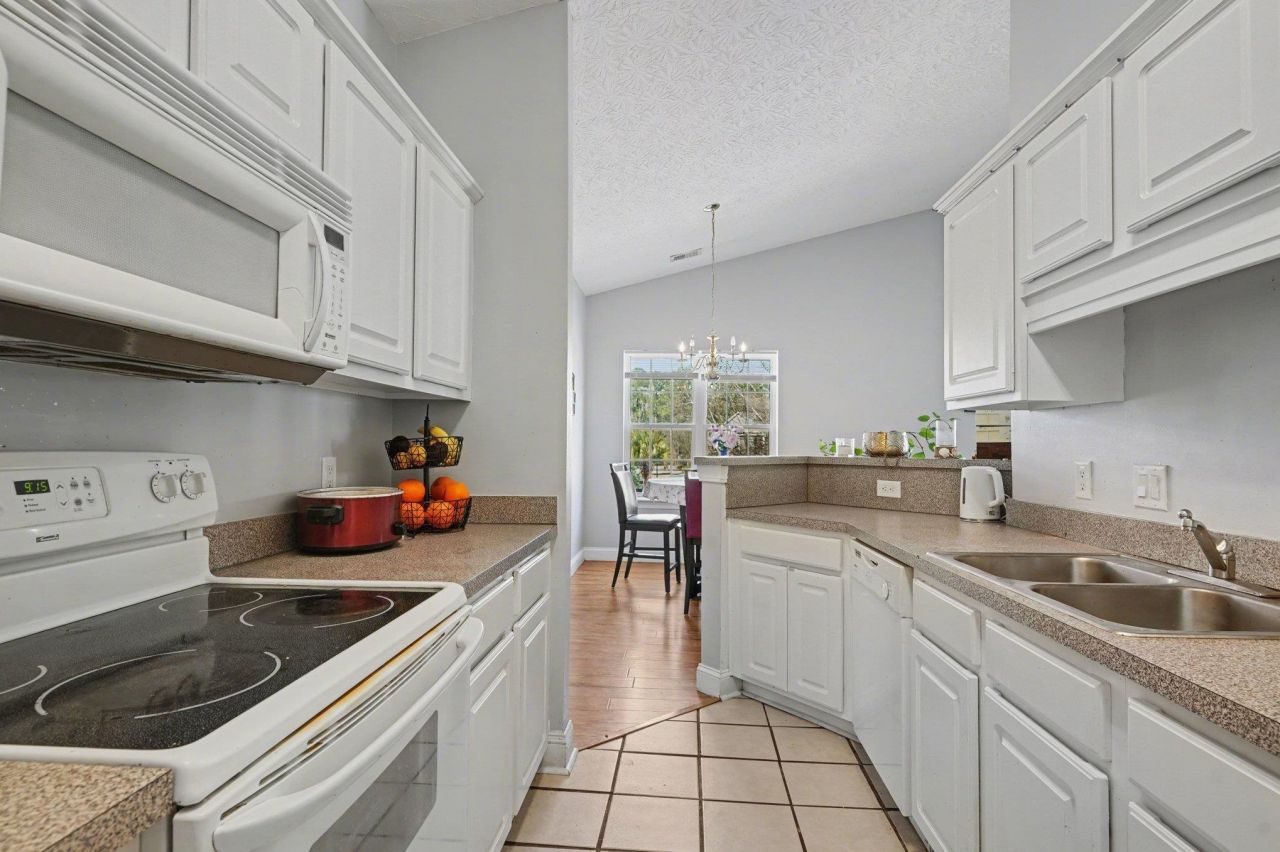 1141 Peace Pipe Pl. Photo 12