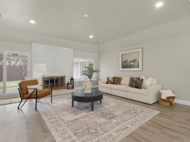 6350 Glennox Lane, Dallas, TX 75214