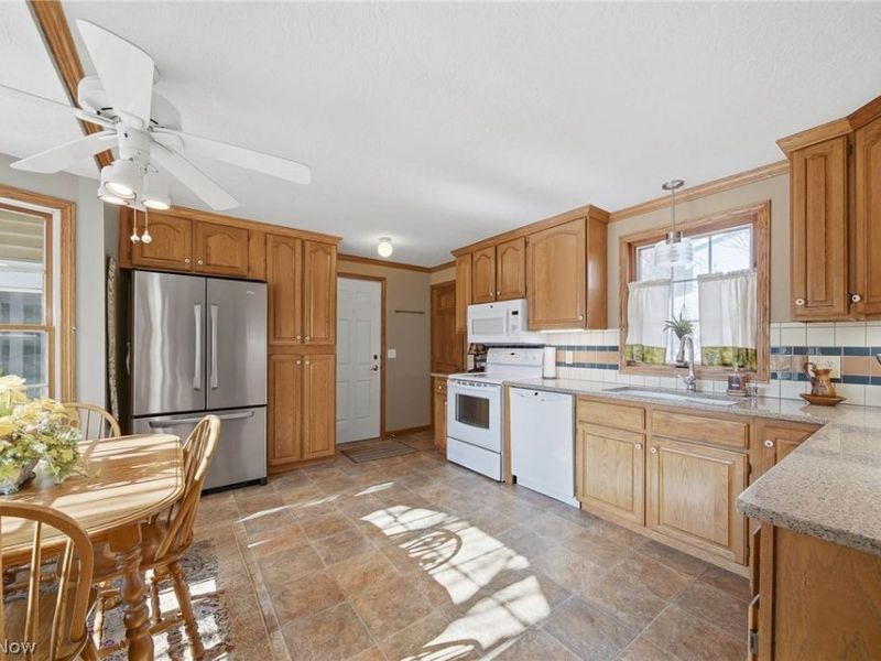 7450 Angel Drive NW, North Canton, OH 44720 Photo 5