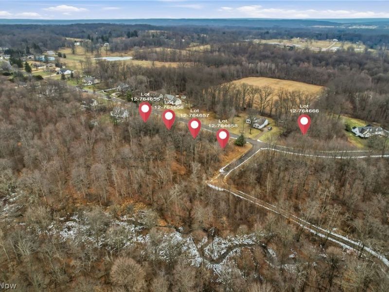 Lakeview Drive, Hubbard, OH 44425 Photo 6