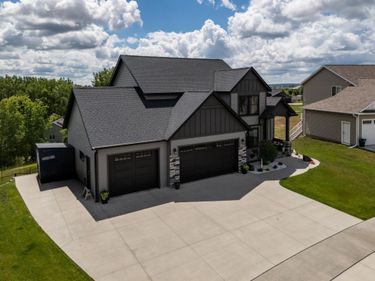 6364 Sunset Hill Place NW, Rochester, MN 55901