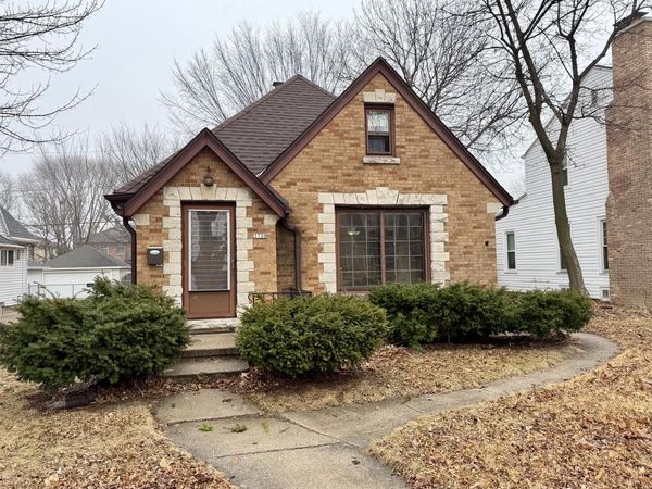 3720 N 56th STREET, Milwaukee, WI 53216