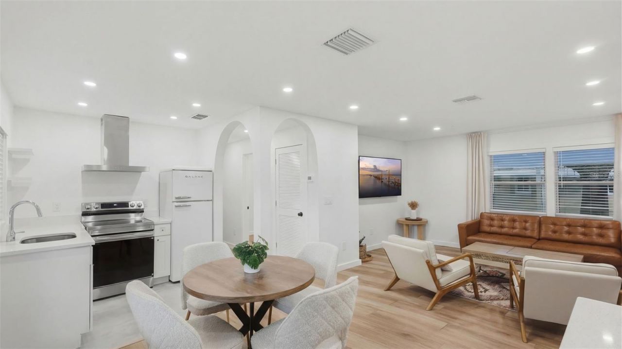 4631 Queensboro Avenue S, Saint Petersburg, FL 33711 Photo