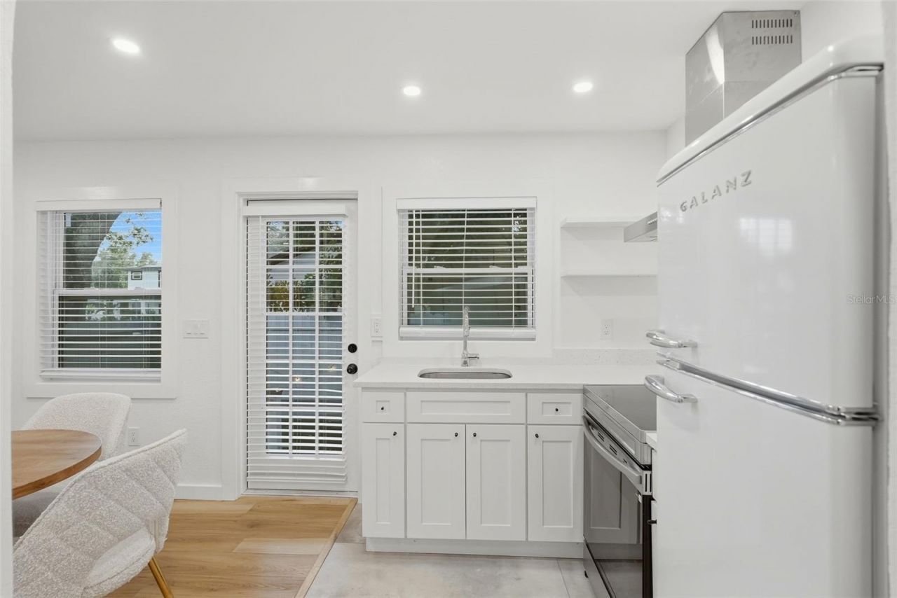 4631 Queensboro Avenue S, Saint Petersburg, FL 33711 Photo