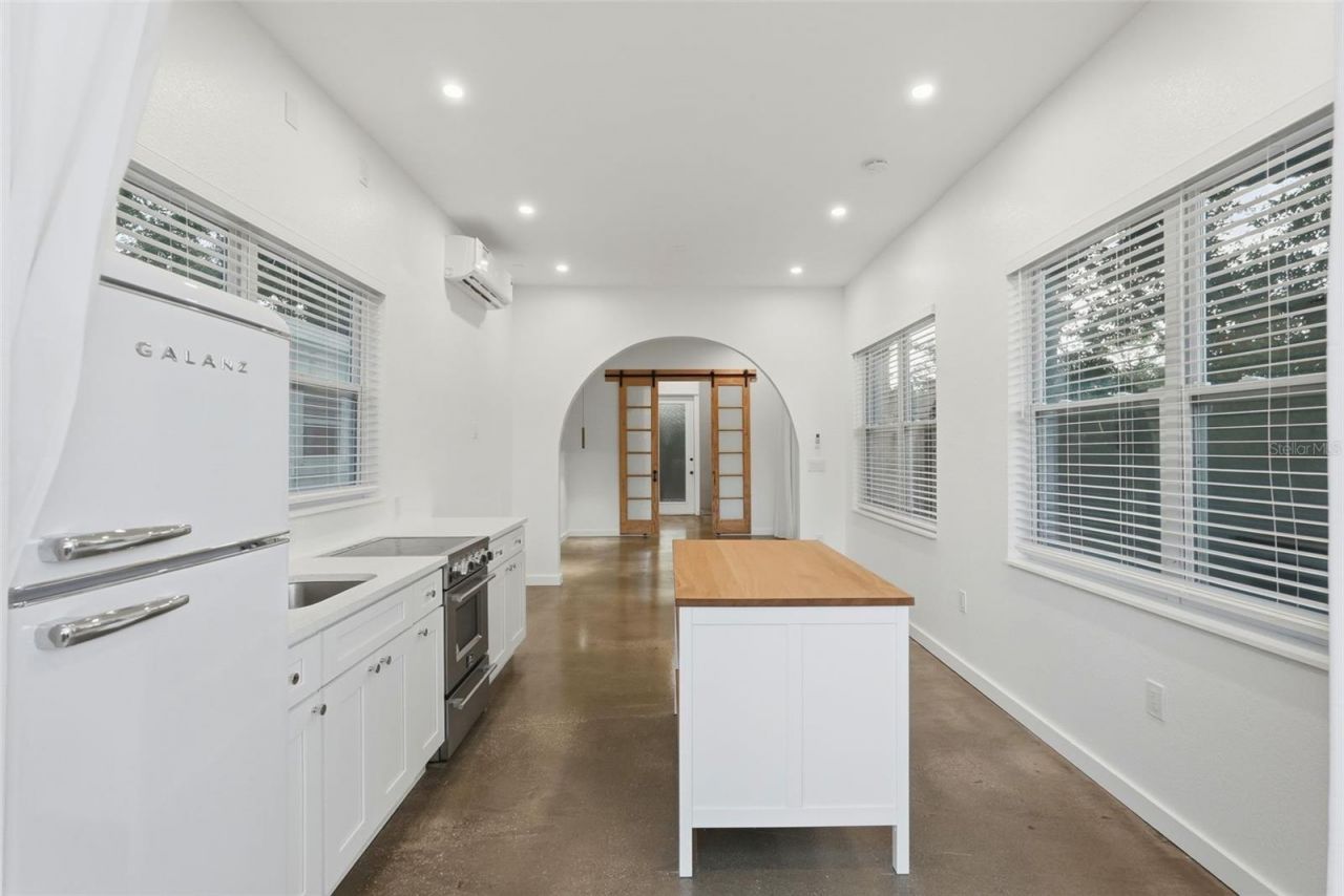 4631 Queensboro Avenue S, Saint Petersburg, FL 33711 Photo