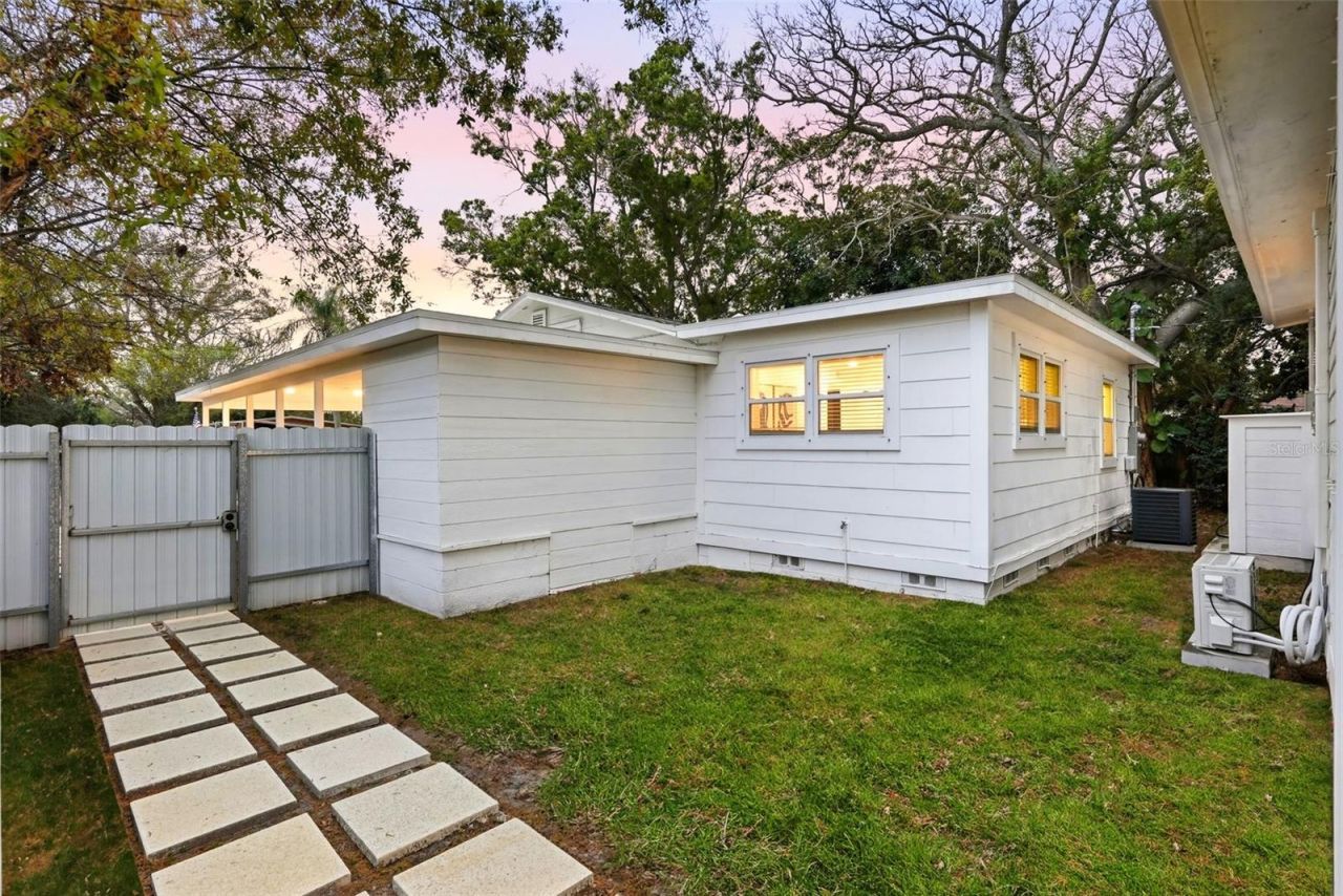 4631 Queensboro Avenue S, Saint Petersburg, FL 33711 Photo