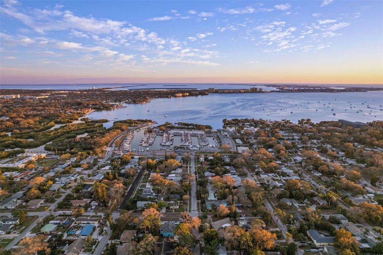 4631 Queensboro Avenue S, Saint Petersburg, FL 33711 Photo