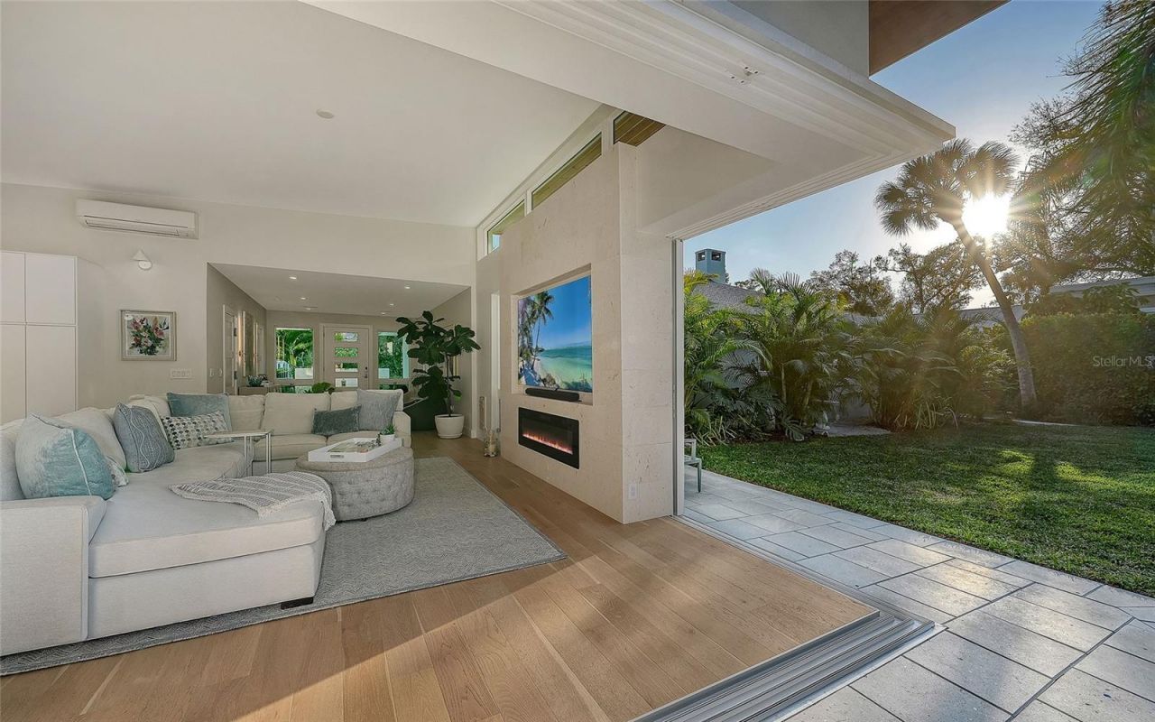 1731 Cunliff Lane, Sarasota, FL 34239 Photo