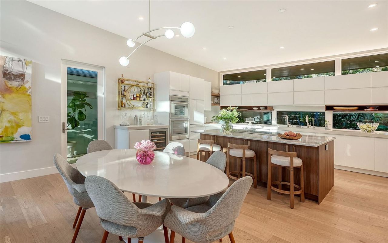 1731 Cunliff Lane, Sarasota, FL 34239 Photo