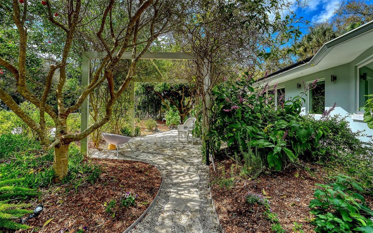 1731 Cunliff Lane, Sarasota, FL 34239 Photo