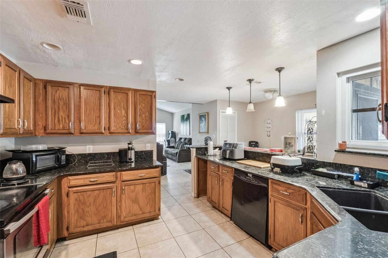 6815 Crescent Ridge Road, Orlando, FL 32810 Photo