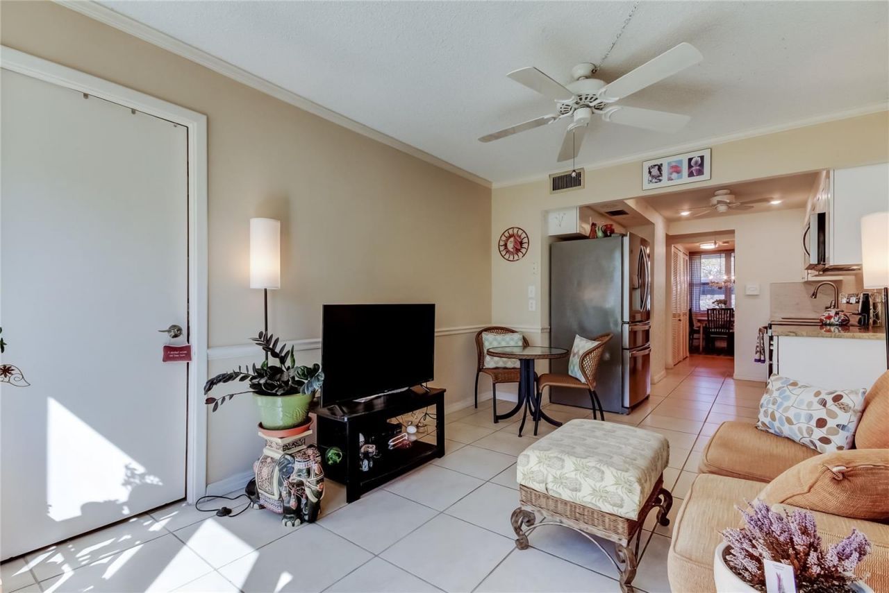 5095 Bay Street Ne, Unit 104, Saint Petersburg, FL 33703 Photo