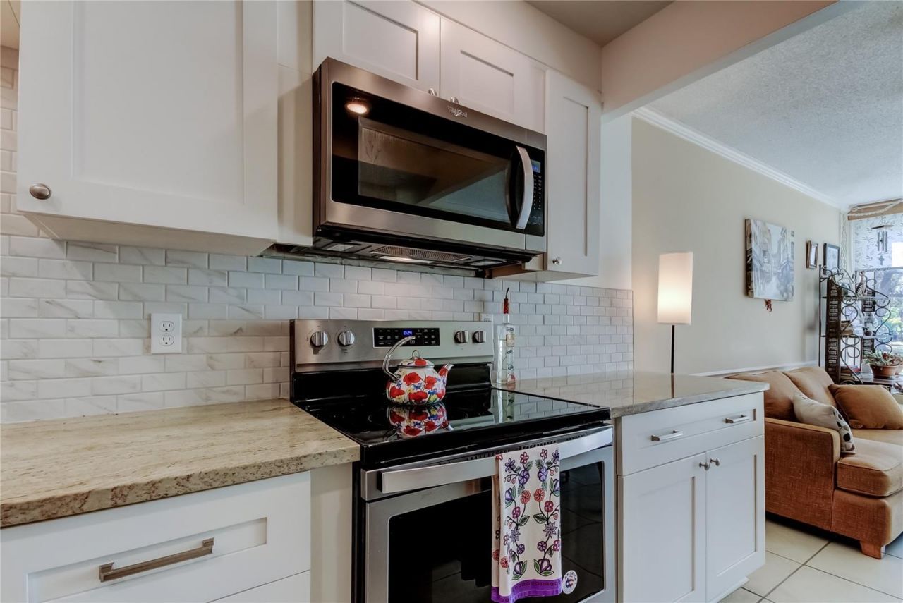5095 Bay Street Ne, Unit 104, Saint Petersburg, FL 33703 Photo