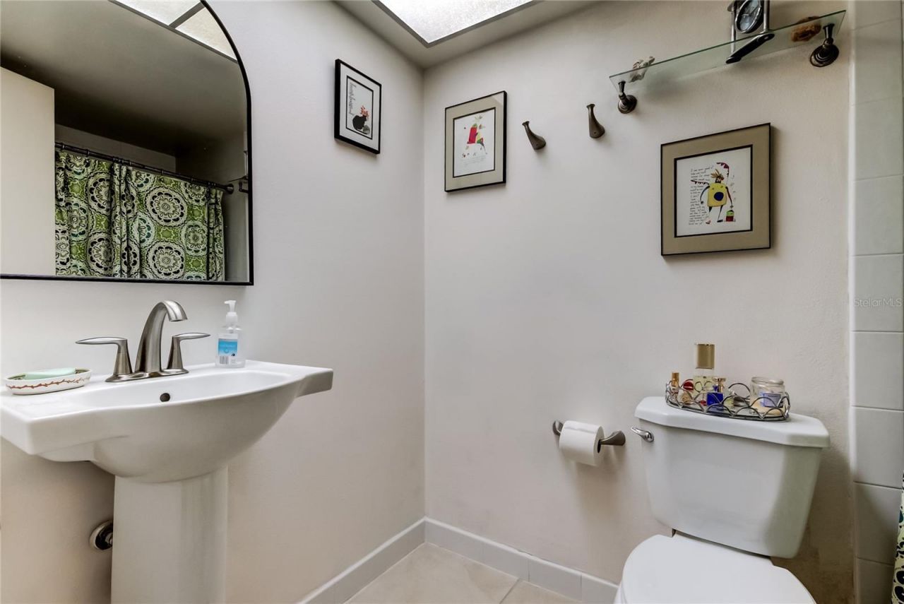 5095 Bay Street Ne, Unit 104, Saint Petersburg, FL 33703 Photo